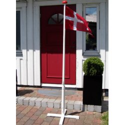 2 meter flagstang med krydsfod (isat jern) og DK flag